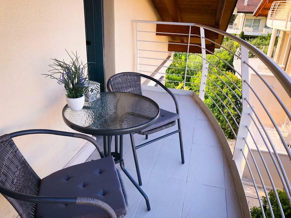 Paradise Luxury Apartments Sirmione 0*,