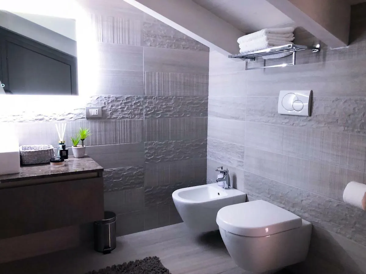 Paradise Luxury Apartments Sirmione Italy